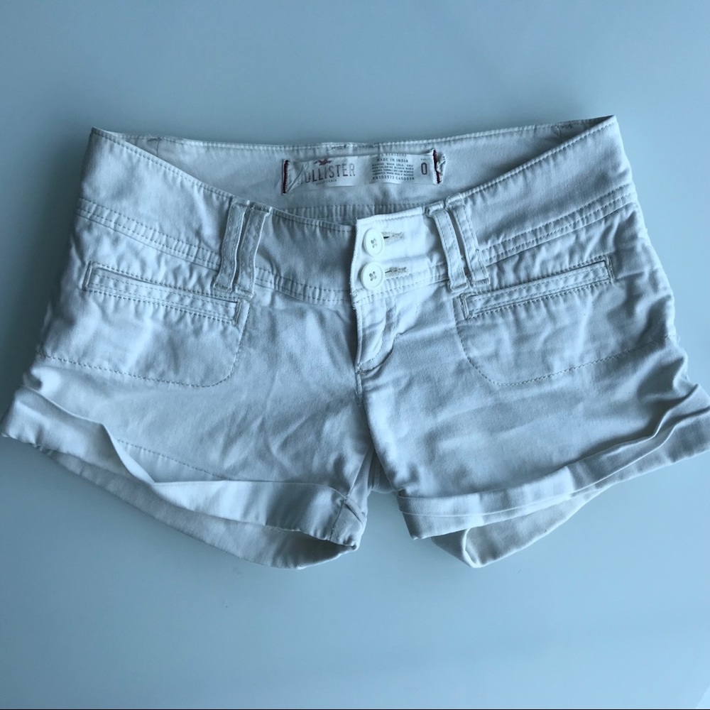 Hollister white short